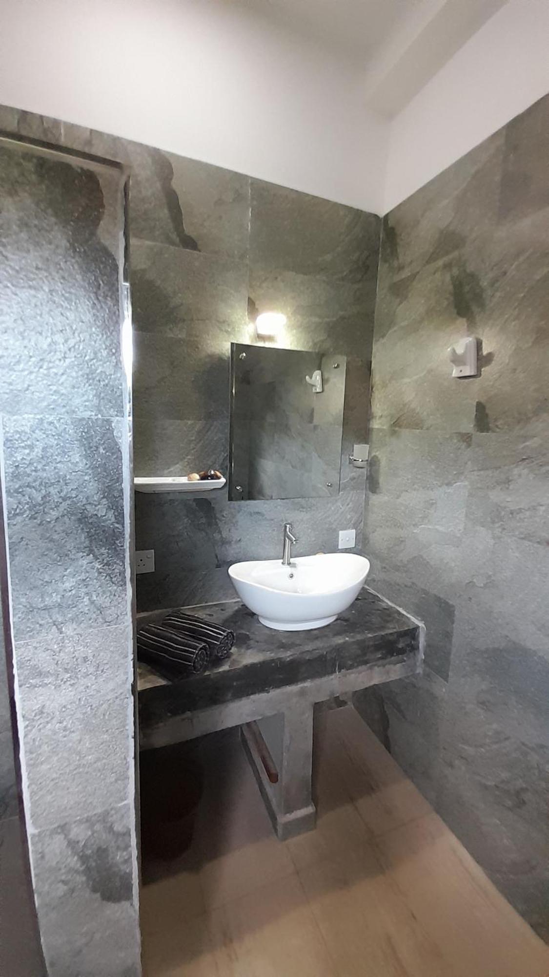 Srimany Bed and Breakfast Mirissa Εξωτερικό φωτογραφία